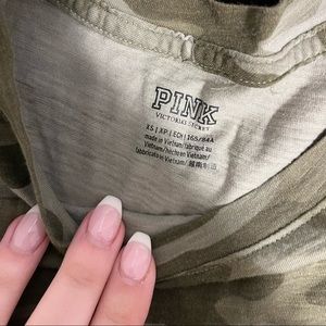 VS PINK TEE